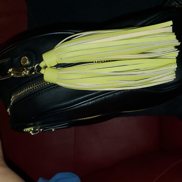 💚Steve Madden Black & Lime green backpack - Picture 6 of 13